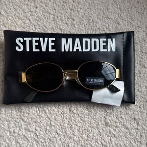 Steve Madden Gold and Black Women's Sunglasses
